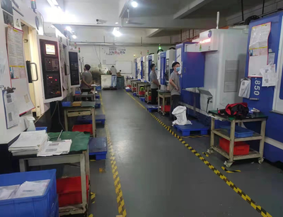 恢復(fù)正常生產(chǎn)經(jīng)營(yíng)首日,寶龍街道收到感謝鮮花